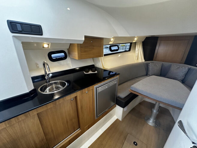Prua Al Vento Hurucan 9.8 – Twin Engine