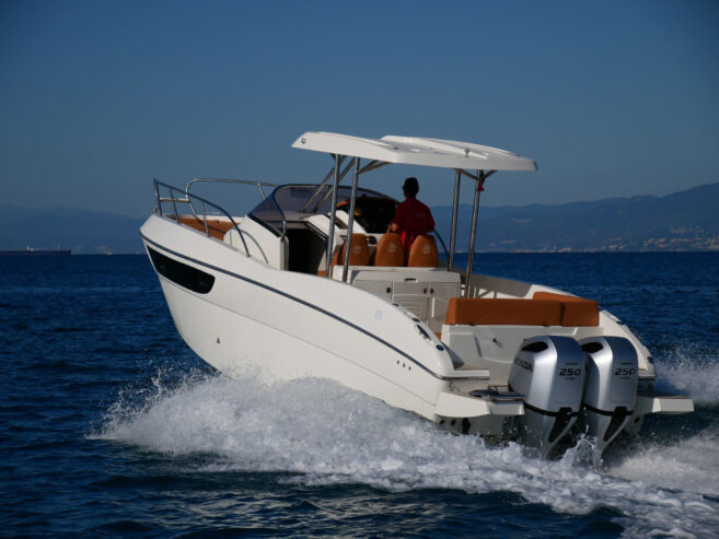 Prua Al Vento Hurucan 9.8 – Twin Engine
