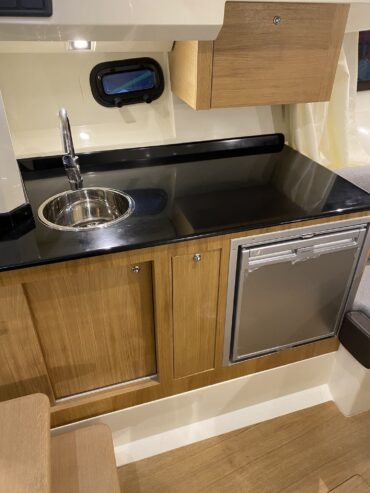 Prua Al Vento Hurucan 9.8 – Twin Engine