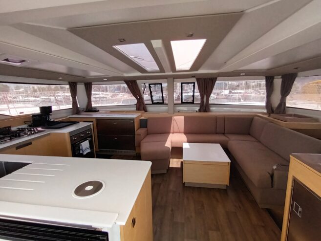 FOUNTAINE PAJOT TANNA 47