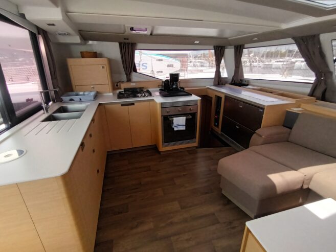 FOUNTAINE PAJOT TANNA 47