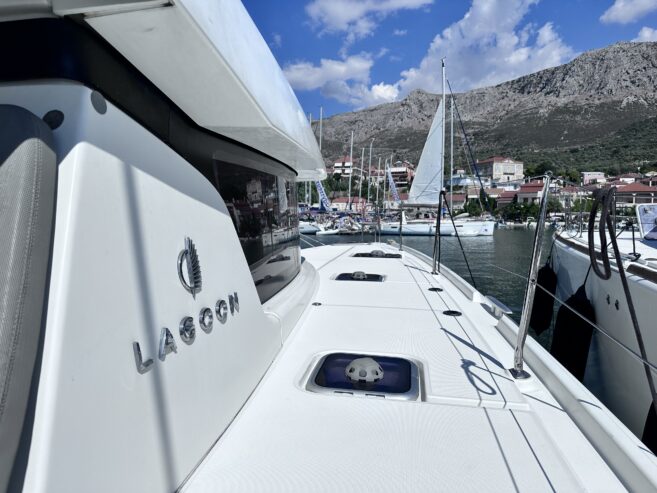 Lagoon 42